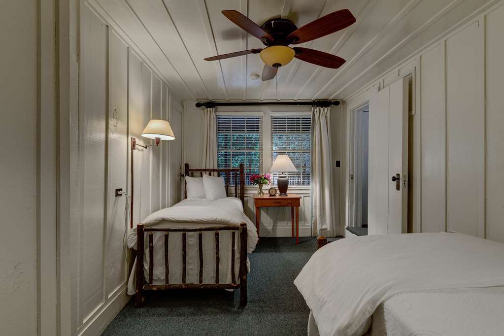 High Hampton Resort Кашьерс Номер фото